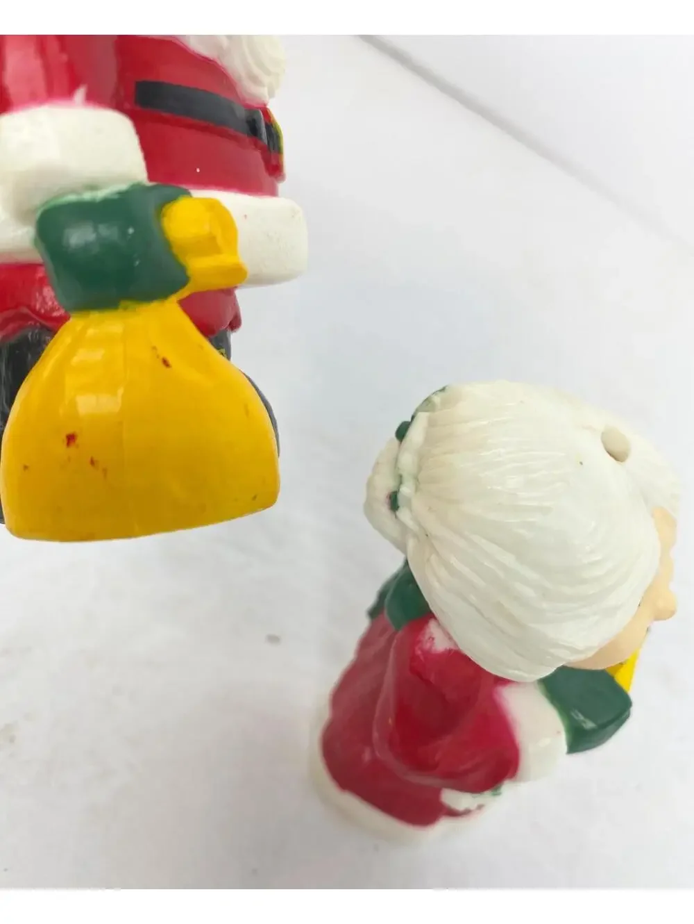 Vintage- 1986 McCrory Corp Mr. and Mrs. Claus Salt and Pepper Shakers
